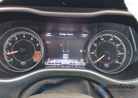 2014 Jeep Cherokee Trailhawk z USA, uszkodzony, nr VIN 1C4PJMBS3EW182198